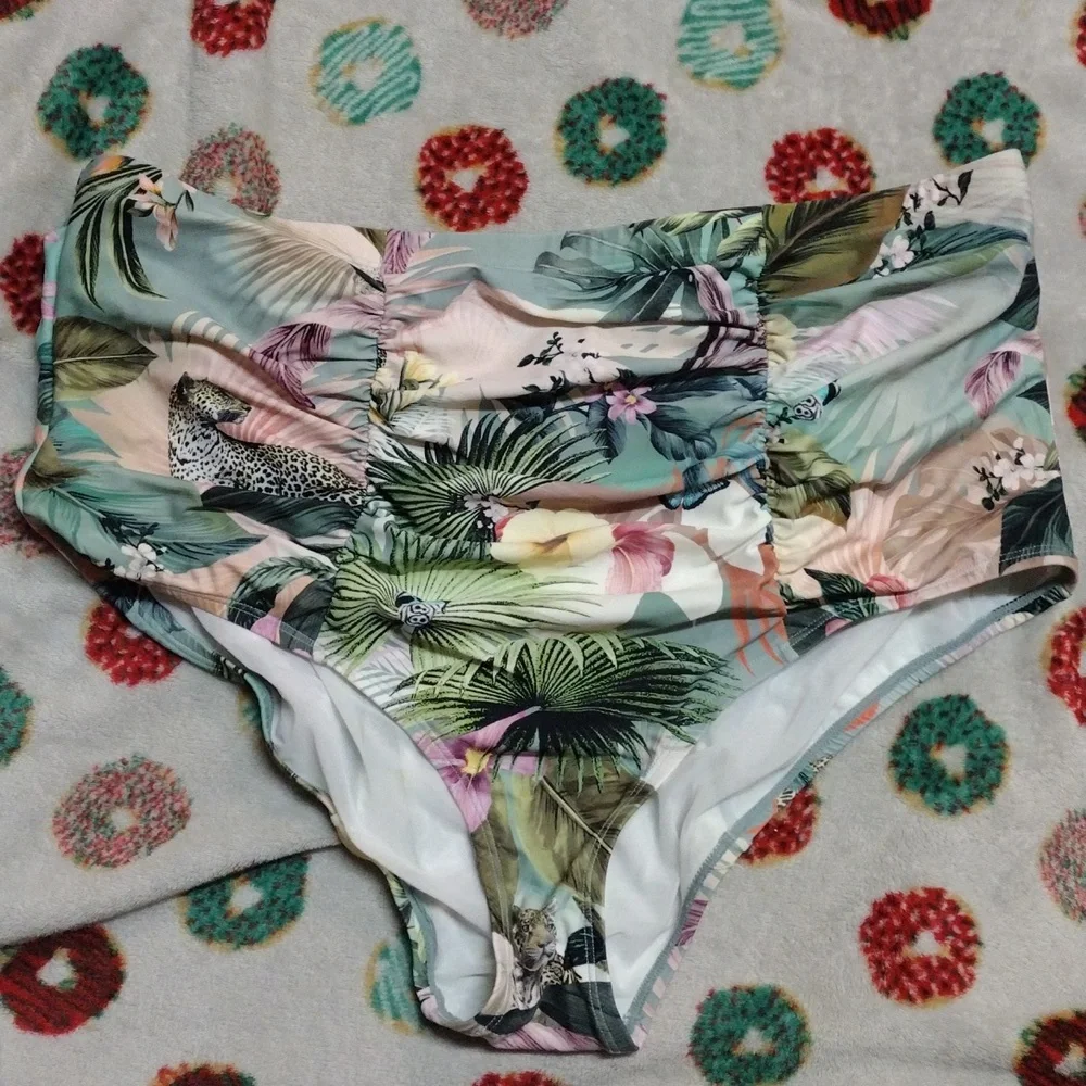 Torrid two piece bathing suit - Picture 3 of 5